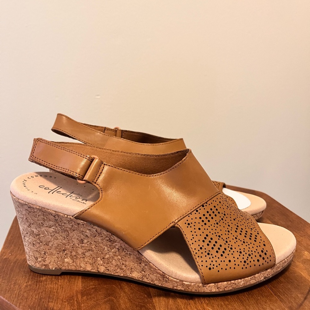 Women's Tan Wedge Sandals